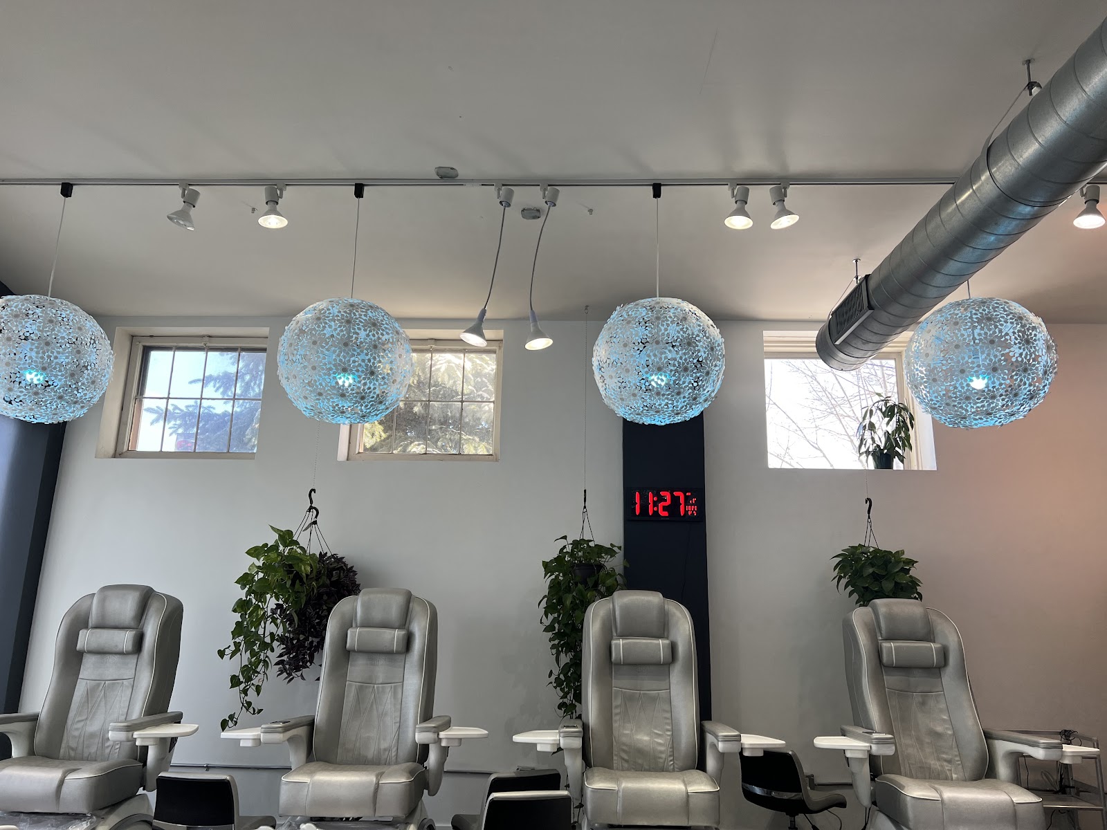 Qticles Nail Salon & Spa nail photo 6